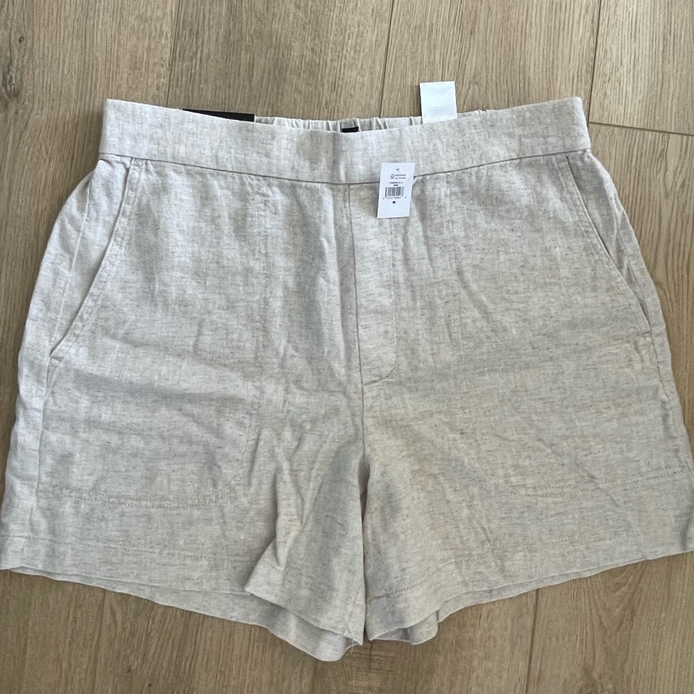 BANANA REPUBLIC LINEN SHORTS